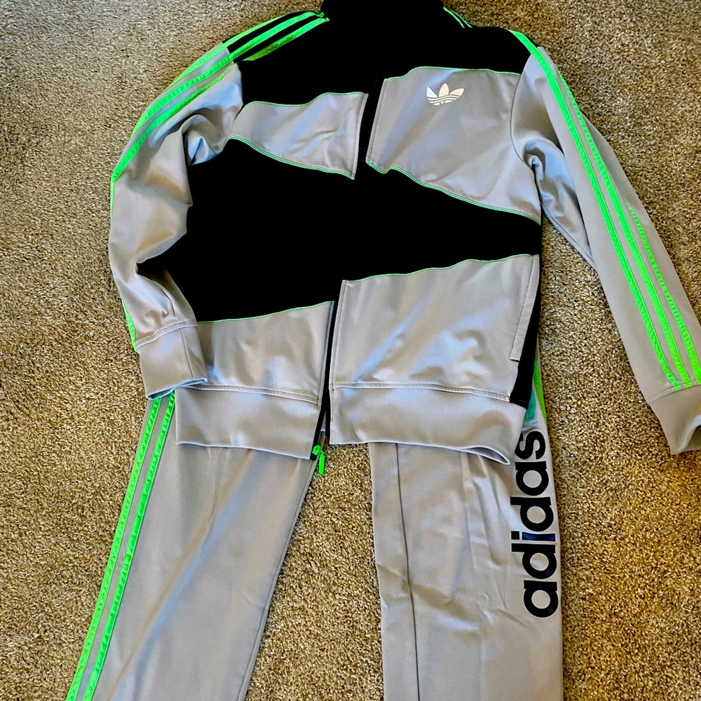 Mens Addidas track suit size large